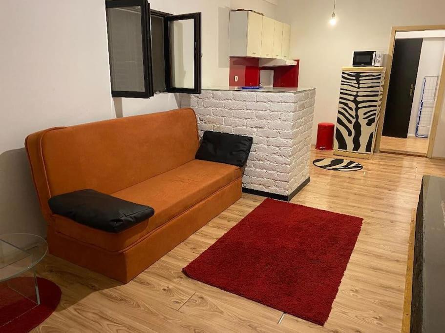 Adorable 1-Bedroom Guesthouse & Private Parking Place Velika Mlaka Ngoại thất bức ảnh